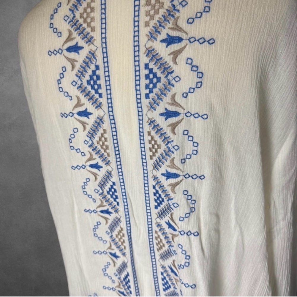 Embroidered‎ Open Front White Cardigan - Picture 4 of 8